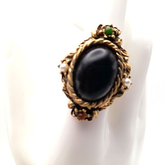 Vintage Black Lucite Cabochon Brass Ring Adjustable Size 7 - Picture 5 of 12